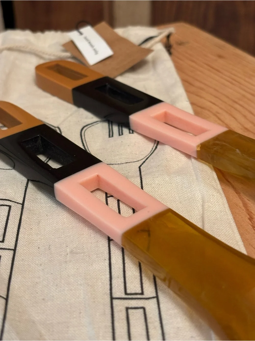 Amber Resin Salad Serving Set with Pink & Black Accents